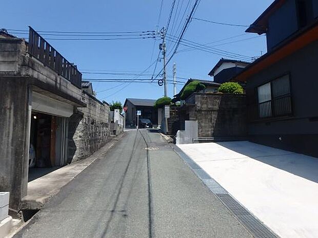 車通りも少ない前面道路！
