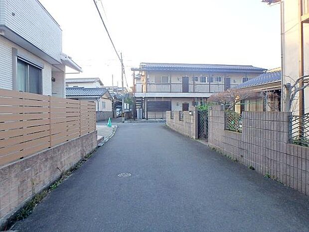 車通りも少ない前面道路!