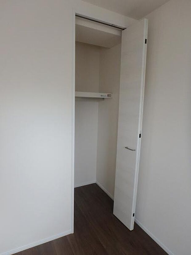 収納があるので部屋を広く使えます！