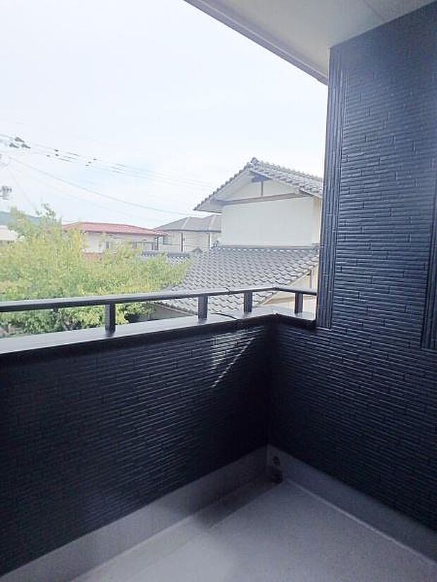 広々としたバルコニ―