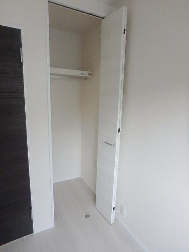収納があるので部屋を広く使えます！