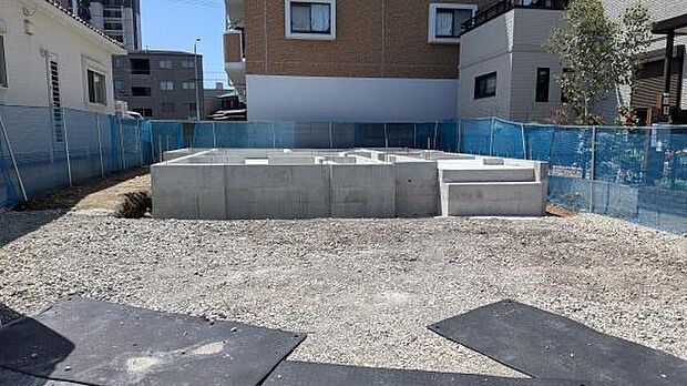 現在建築中です!