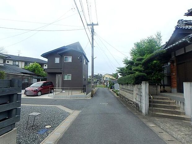 車通りも少ない前面道路!