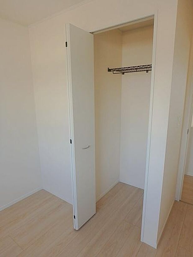 収納があるので部屋を広く使えます！