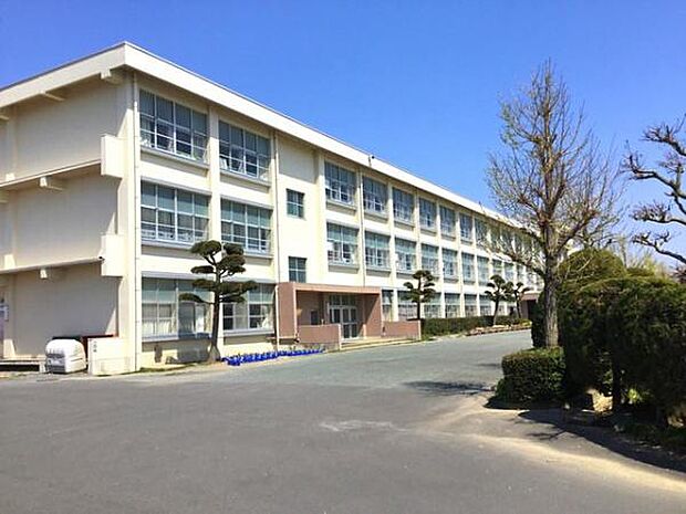 遠賀町立広渡小学校まで899m