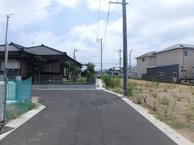 前面道路5m以上!ゆとりあります!