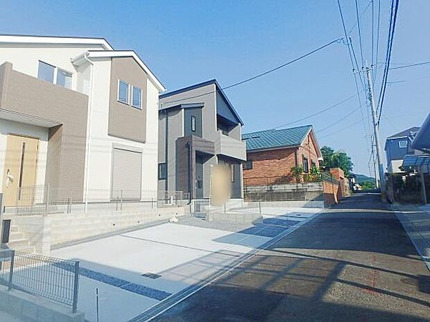 車通りも少ない前面道路!
