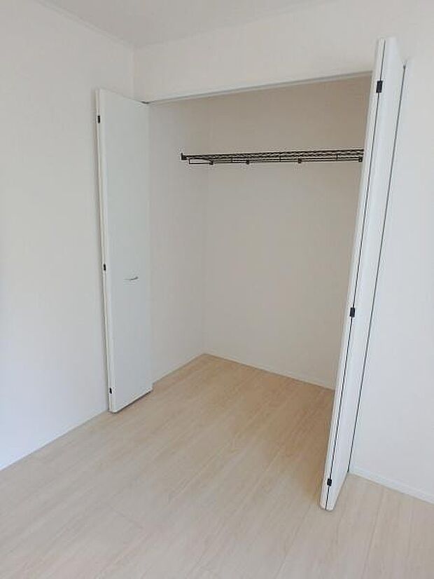 収納があるので部屋を広く使えます！