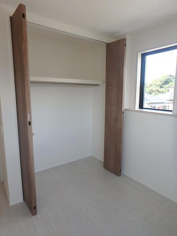 収納があるので部屋を広く使えます!