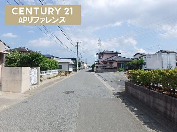 前面道路6ｍ以上！ゆとりあります！