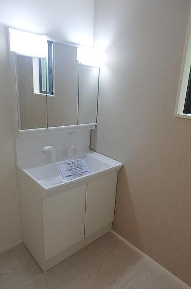 慌ただしい朝にもゆとりの洗面所