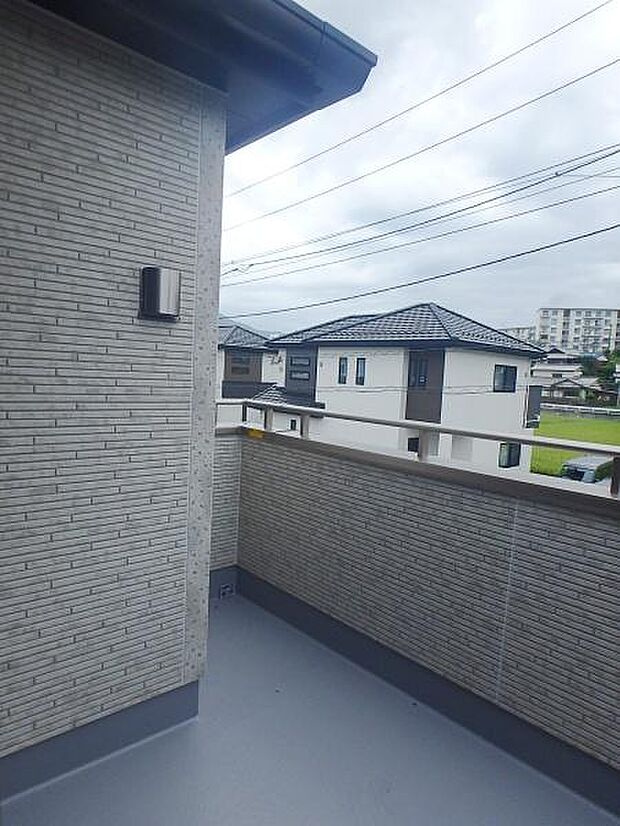 広々としたバルコニ―