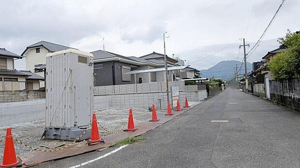 前面道路6m以上!ゆとりあります!