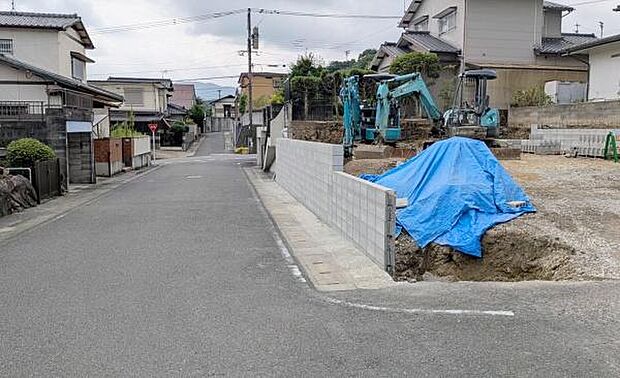 前面道路6ｍ以上！ゆとりあります！