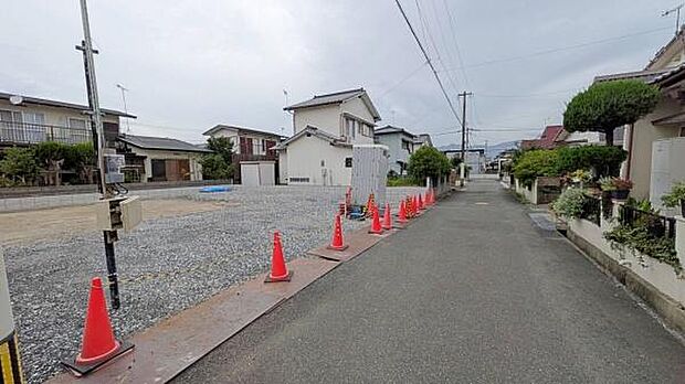 車通りも少ない前面道路!