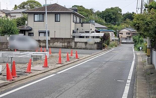 車通りも少ない前面道路！