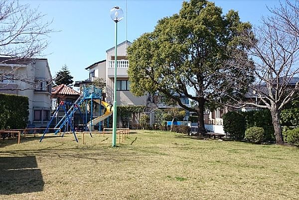 月見ケ丘4号緑地広場まで1306m