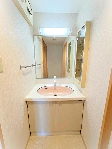 AIによる家具の削除加工済み。現況優先。