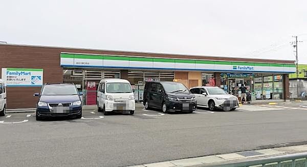ファミリーマート加古川野口町店まで556m