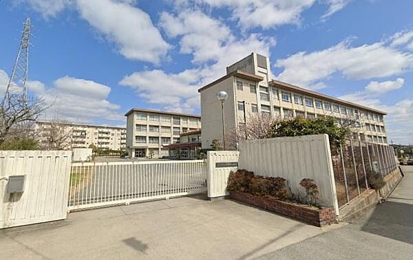 高砂市立伊保南小学校まで550m
