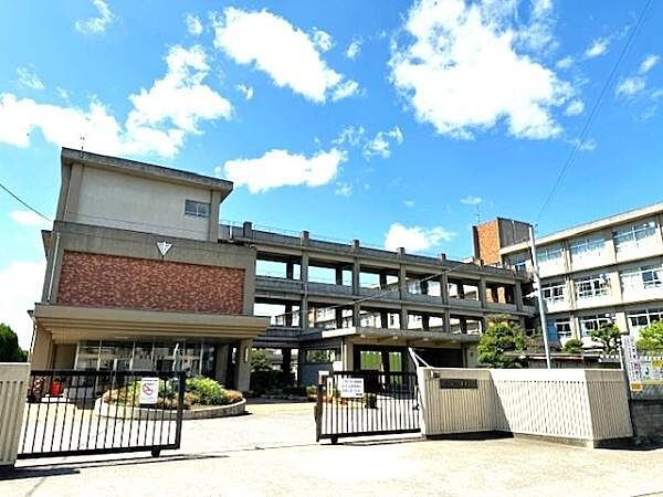 加古川市立加古川小学校まで1000m