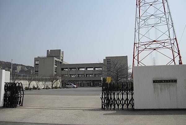 高砂市立竜山中学校まで550m
