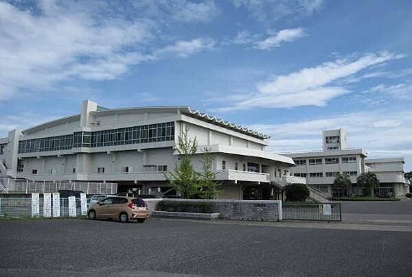 稲美町立稲美中学校まで3500m