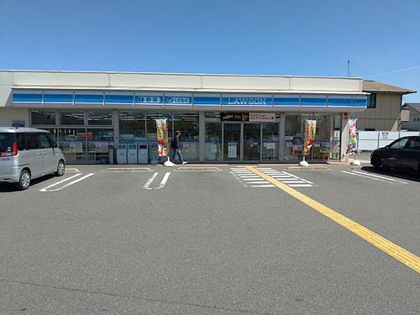 ローソン高砂松波店まで290m