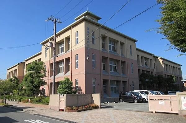 高砂市立荒井小学校まで550m