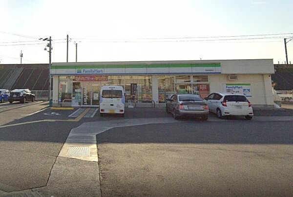 ファミリーマート米田町船頭店まで130m