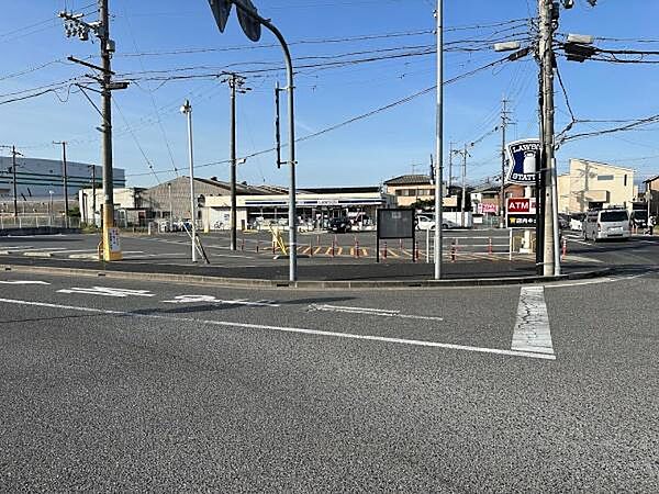 ローソン加古川平岡町高畑店まで400m