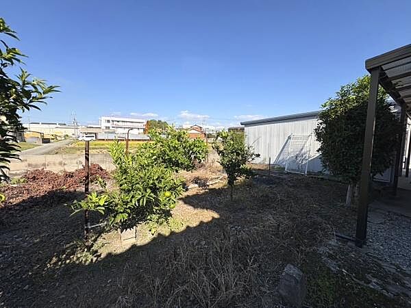 日本庭園、家庭菜園スペースあり♪