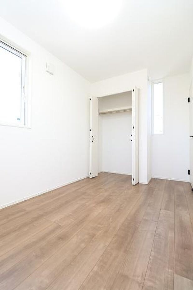 【同社施工例】シンプル設計でどんな部屋にもしやすい洋室です！