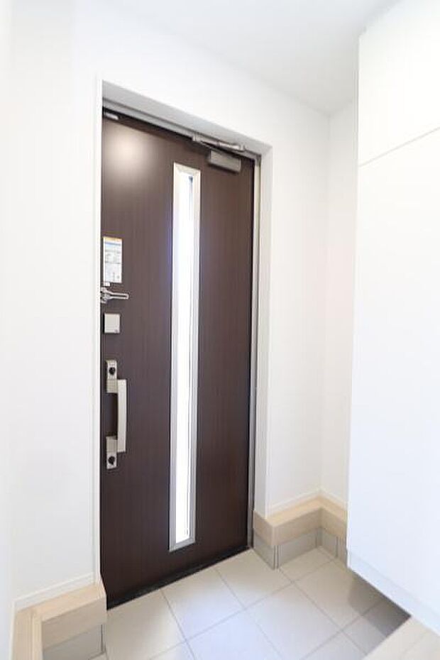 玄関には大容量のシューズボックスを採用！玄関ドアは安心のダブルロックで防犯対策もバッチリです！