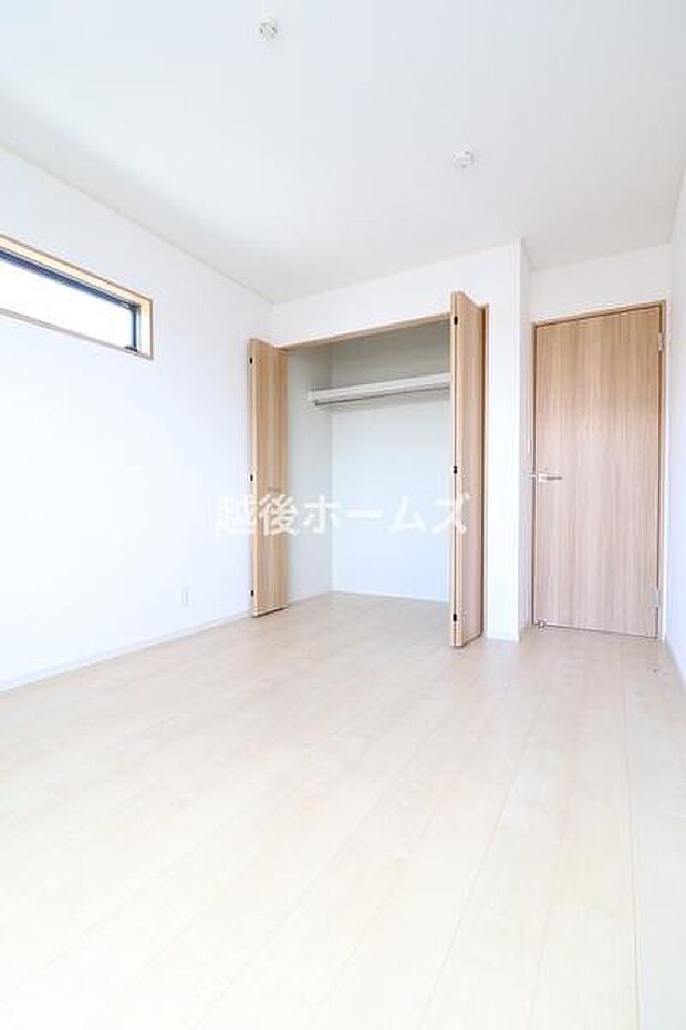 シンプル設計でどんな部屋にもしやすい洋室です！