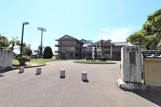 燕市立燕西小学校まで1609m