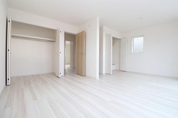 【同社施工例】シンプル設計でどんな部屋にもしやすい洋室です！