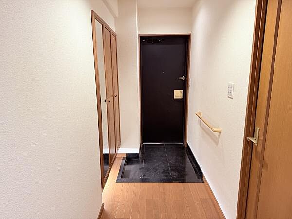 apartment 北海道帯広市西六条南１６丁目
地図を見る