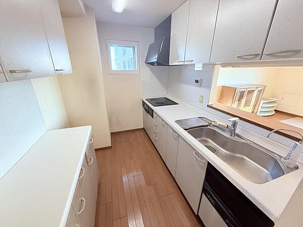 apartment 北海道帯広市西六条南１６丁目
地図を見る