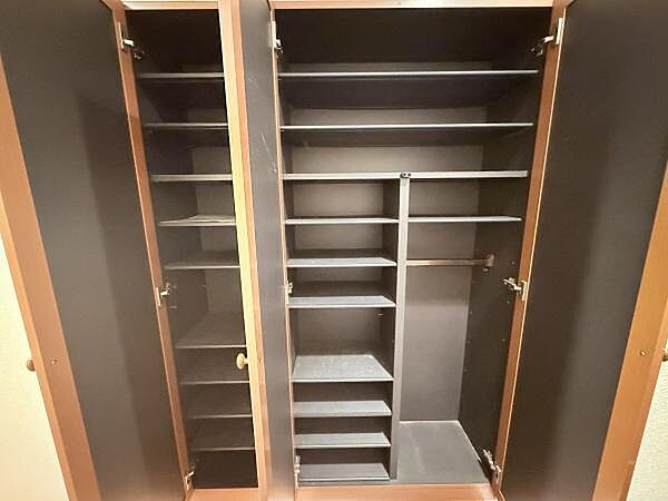 apartment 北海道帯広市西六条南１６丁目
地図を見る
