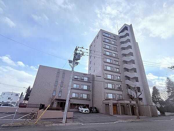 apartment 北海道帯広市西六条南１６丁目
地図を見る