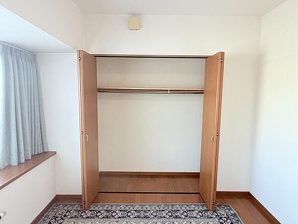 apartment 北海道帯広市西六条南１６丁目
地図を見る