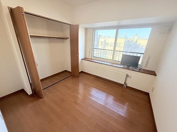 apartment 北海道帯広市西六条南１６丁目
地図を見る