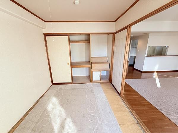 apartment 北海道帯広市西六条南１６丁目
地図を見る