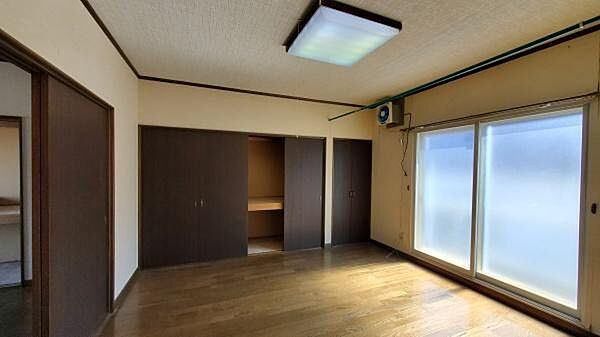 detached 北海道中川郡池田町字旭町３丁目25-6
地図を見る