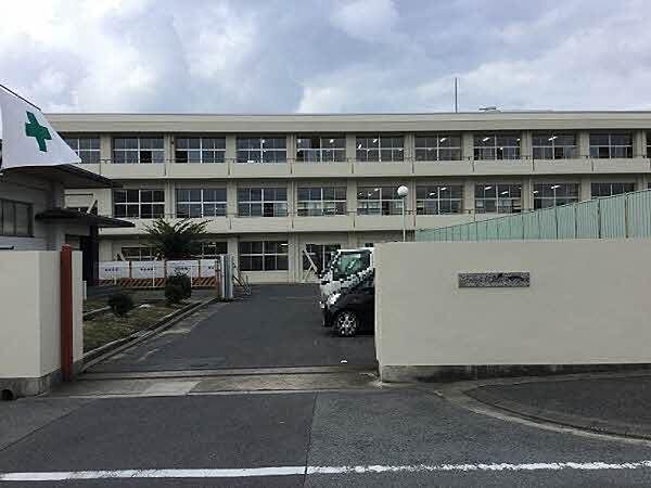大和高田市立高田中学校まで1267m