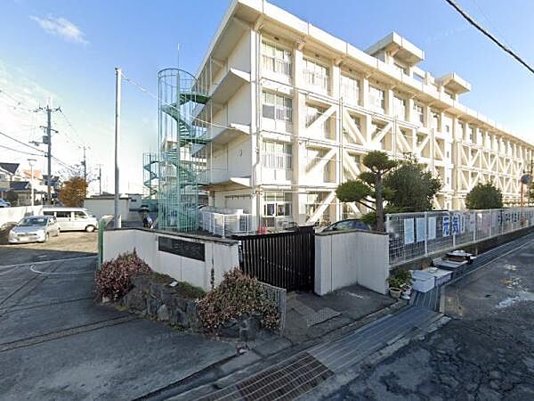 大和高田市立片塩中学校まで2900m