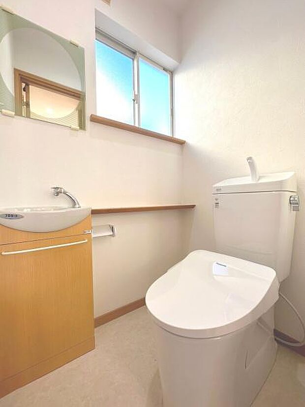 【2階トイレ】便器、温水洗浄便座新調