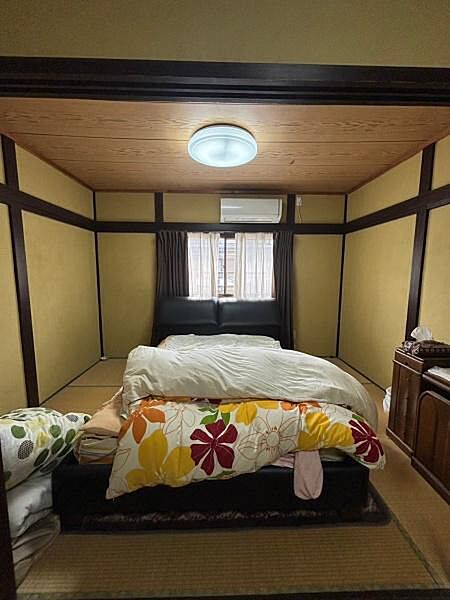 【和室】落ち着いた色味の和室です。