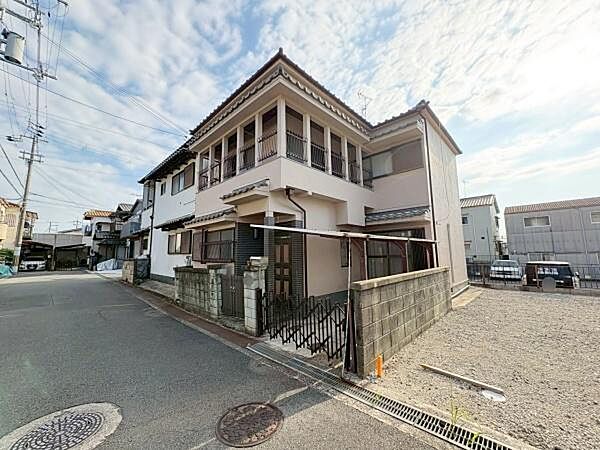 【現地】戸建に囲まれた住宅地の環境です。